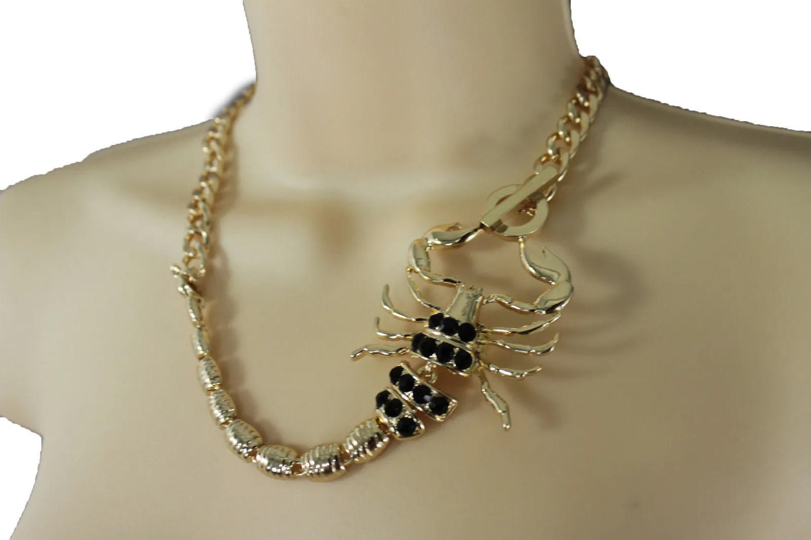 Gold Metal Chain Pearl Bead Choker Short Necklace Silver Black Rhinestones Big Scorpion Pendant