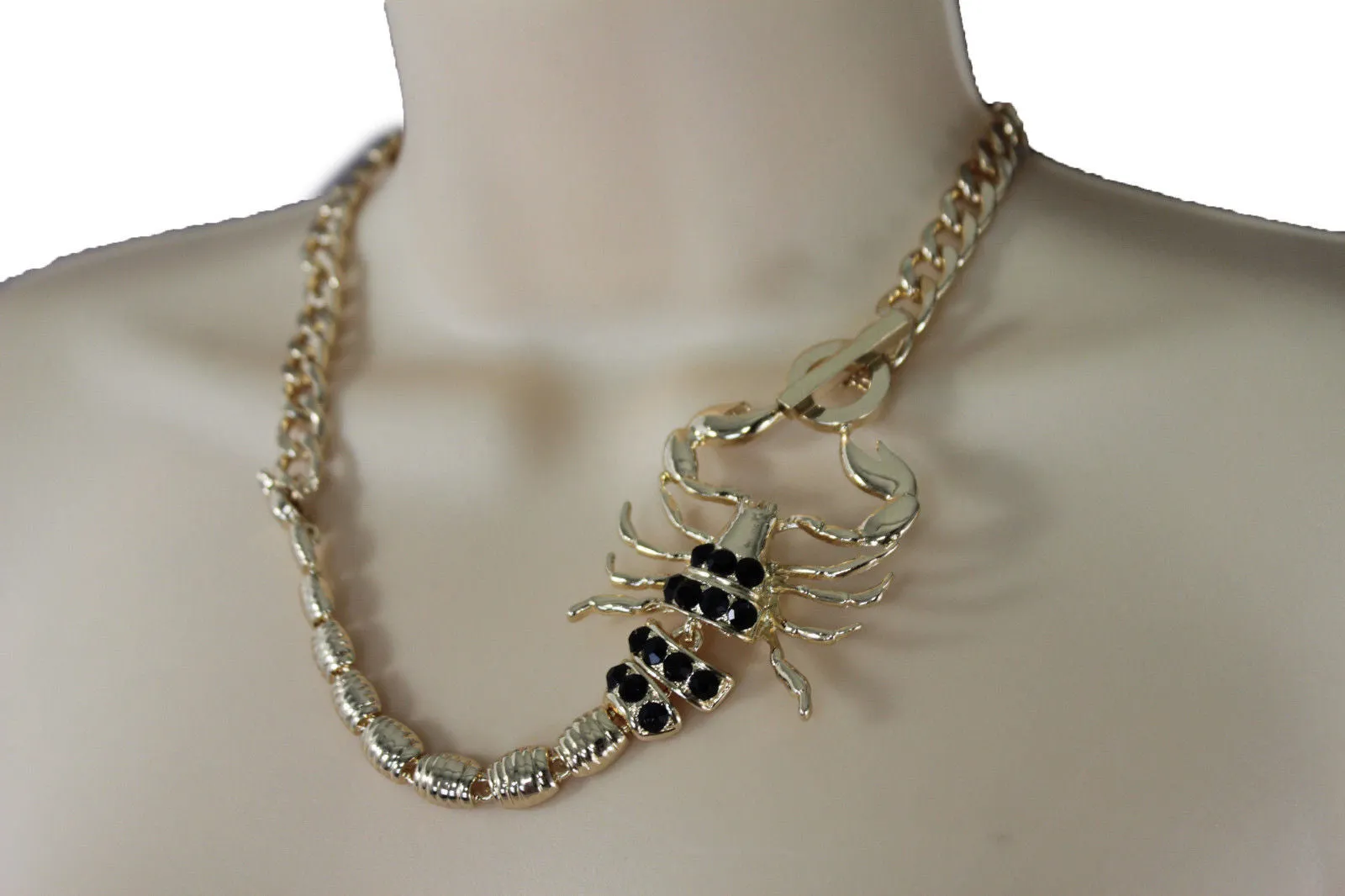 Gold Metal Chain Pearl Bead Choker Short Necklace Silver Black Rhinestones Big Scorpion Pendant
