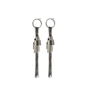 Layla - Edgy silver mesh earrings