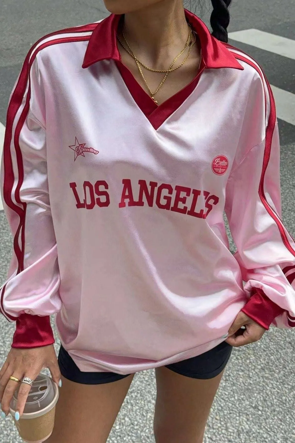 loose long-sleeved T-shirt
