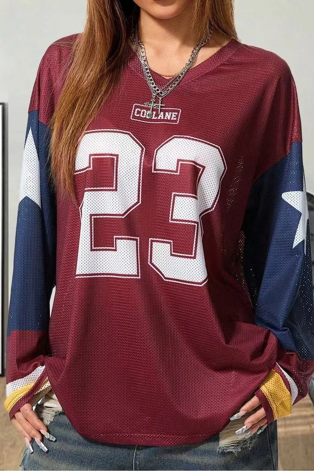 loose long-sleeved T-shirt
