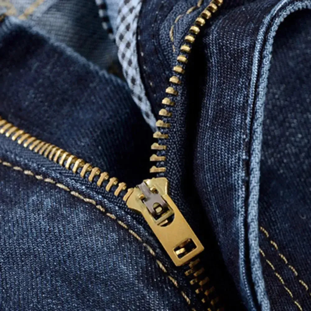 Men’s stretch denim jeans with straight fit, casual streetwear style for skateboarding and hip hop fashion lovers