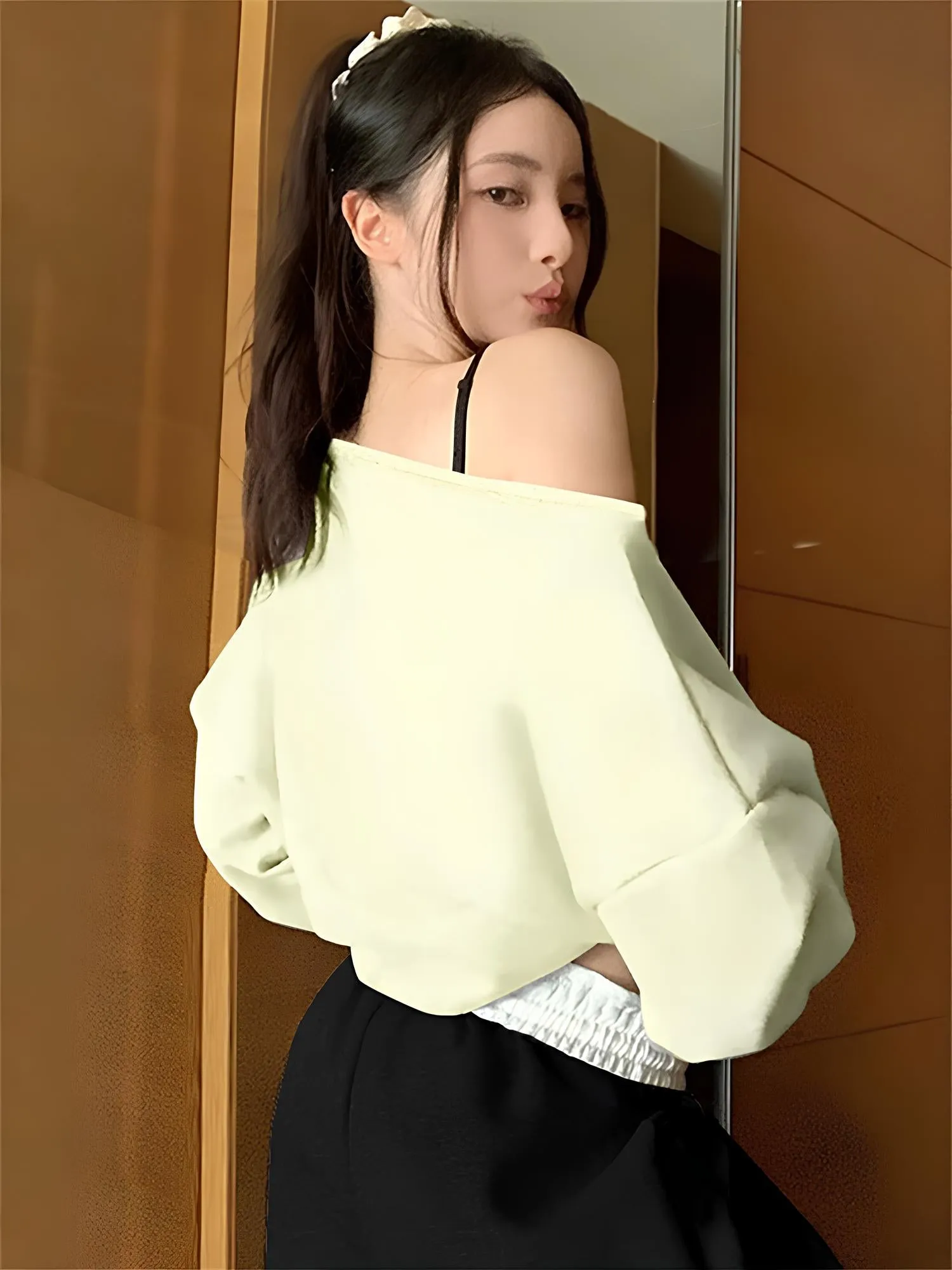 One-Shoulder Letter Print Sweatshirt – Casual & Trendy Streetwear