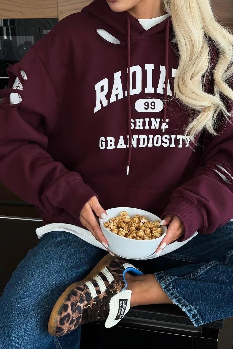 retro distressed hole design sweatshirt