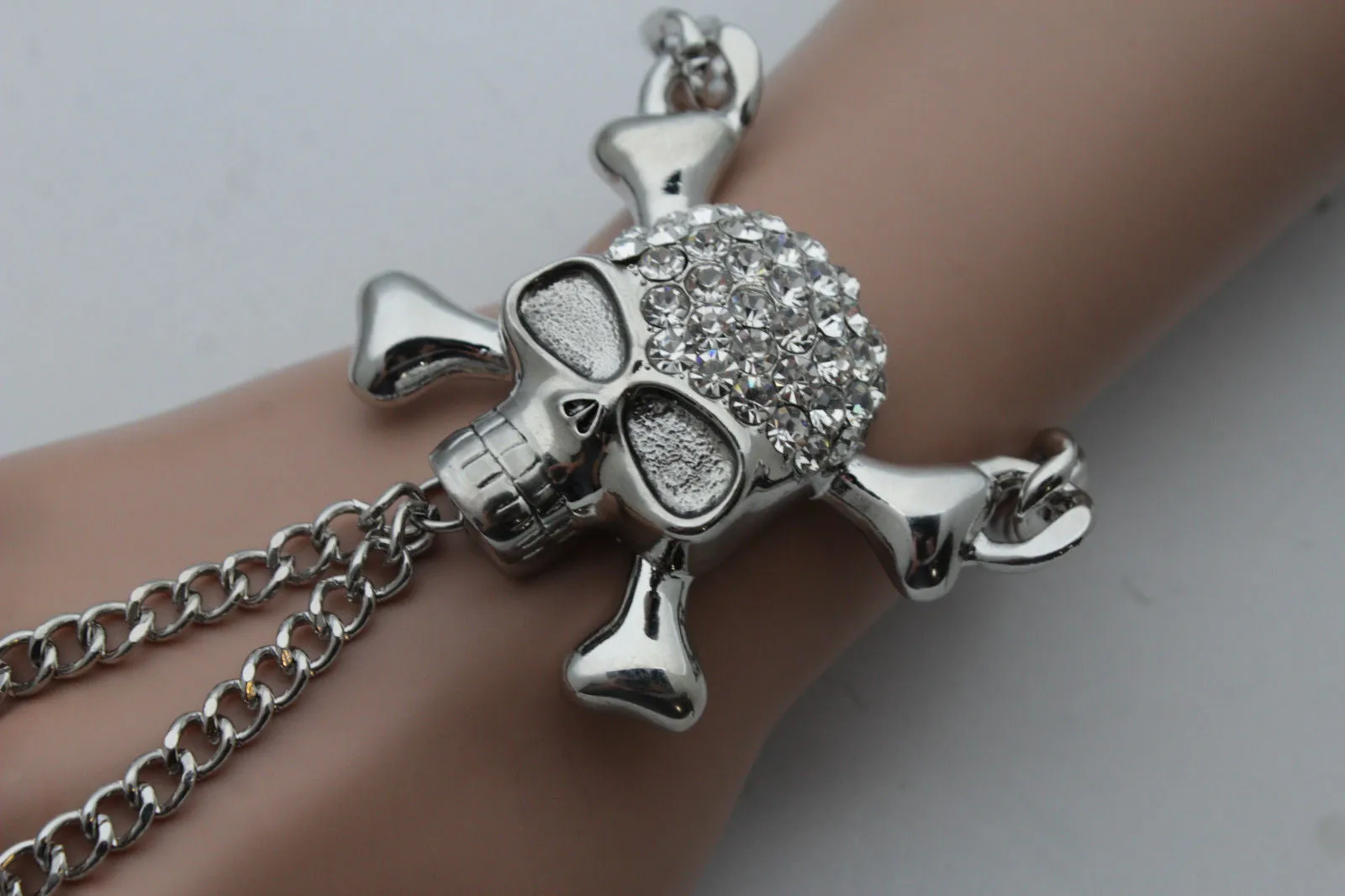 Silver Metal Hand Chain Wrist Bracelet Pirate Skeleton Skull