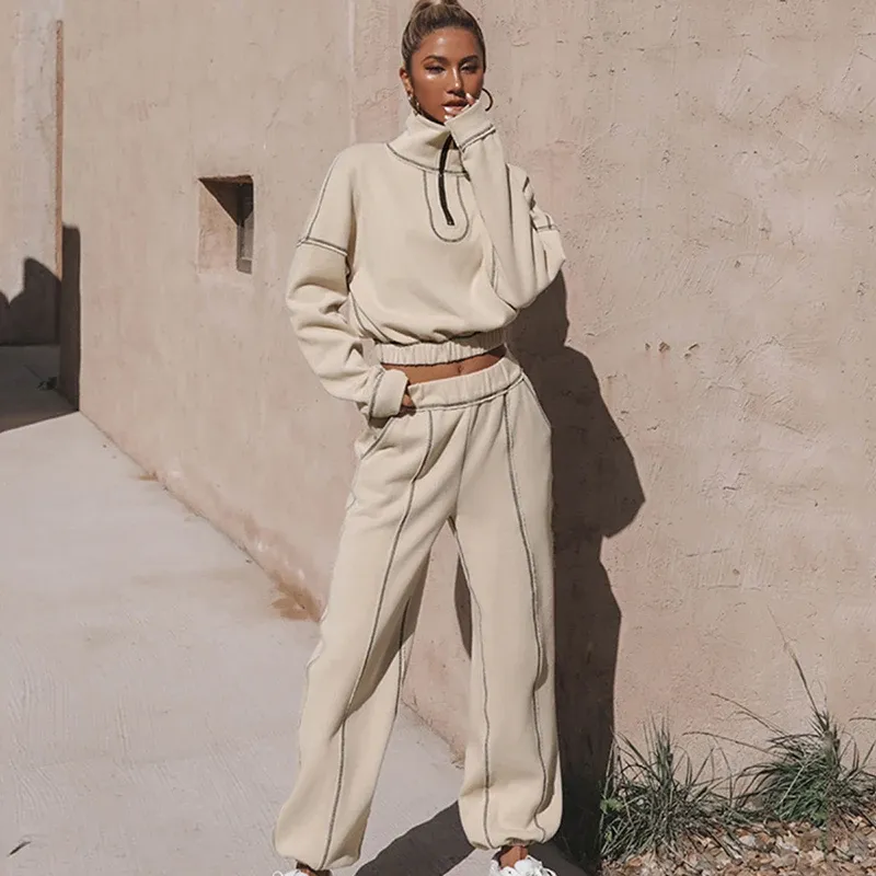 Two-Piece Longsleeve Turtle Neck Sports Suit – Oversized Polo Zipper Sweatshirt and Jogger Pants for Autumn Comfort