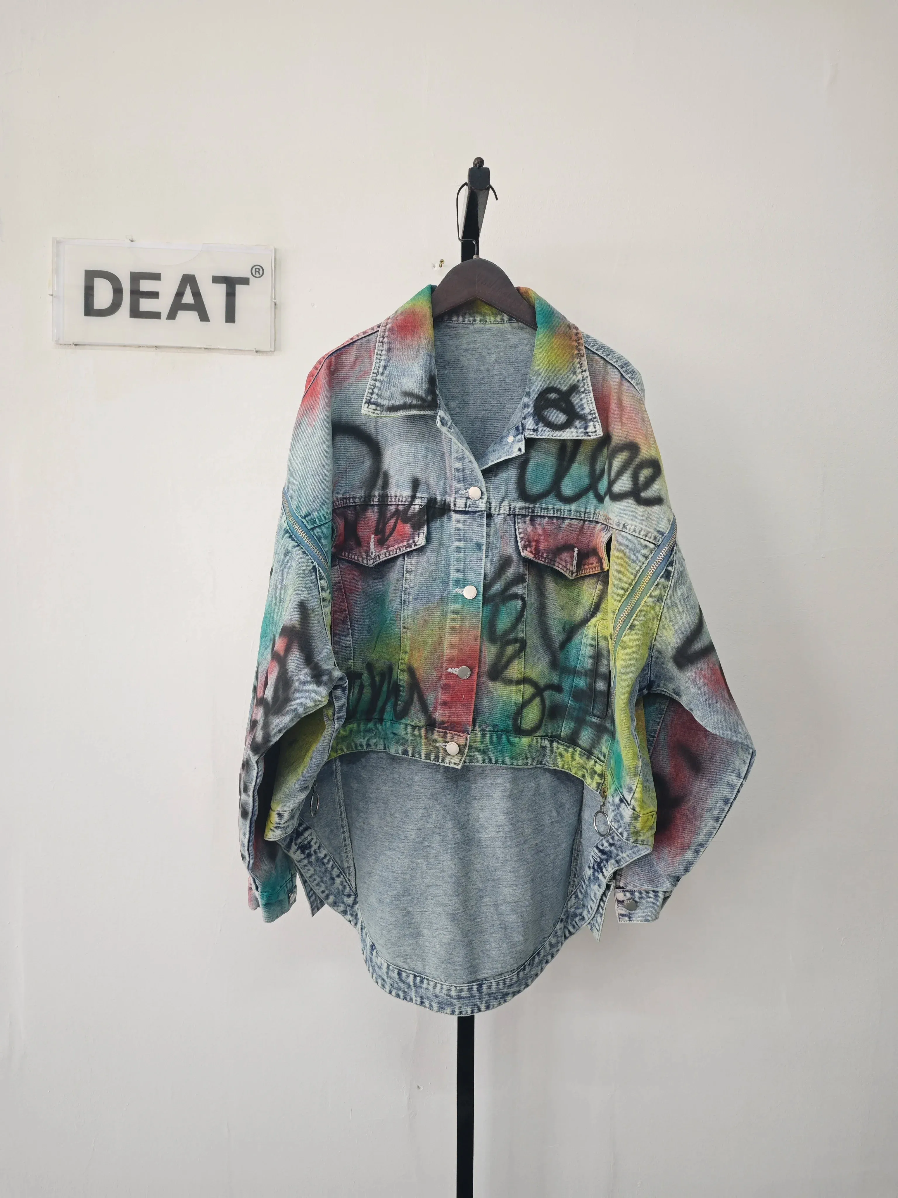 Women’s Graffiti Patchwork Denim Jacket – Bold & Artistic Streetwear